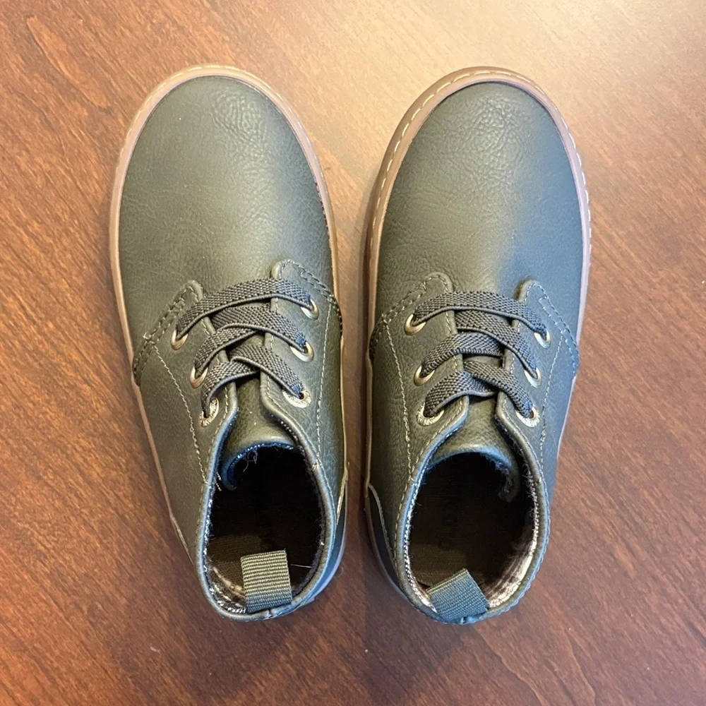 NWOT boys dark green leather boots size 8 elastic slip on olive toddler fall